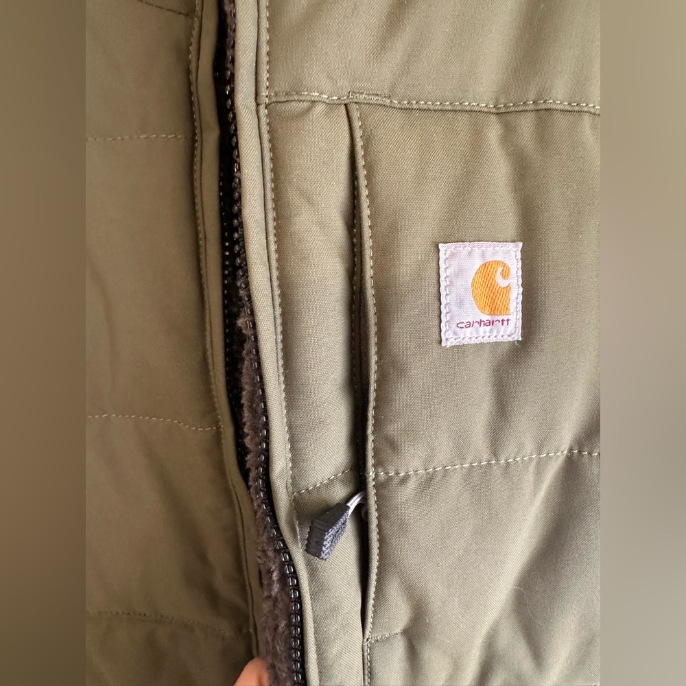 Carhartt Women’s Montana Puffer Vest Insulated - Reversible - Picture 4 of 7